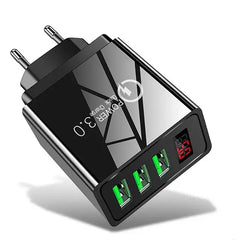 Rapidly charges devices with QuickCharge 3.0 technology, up to 4 times faster than standard charging.
